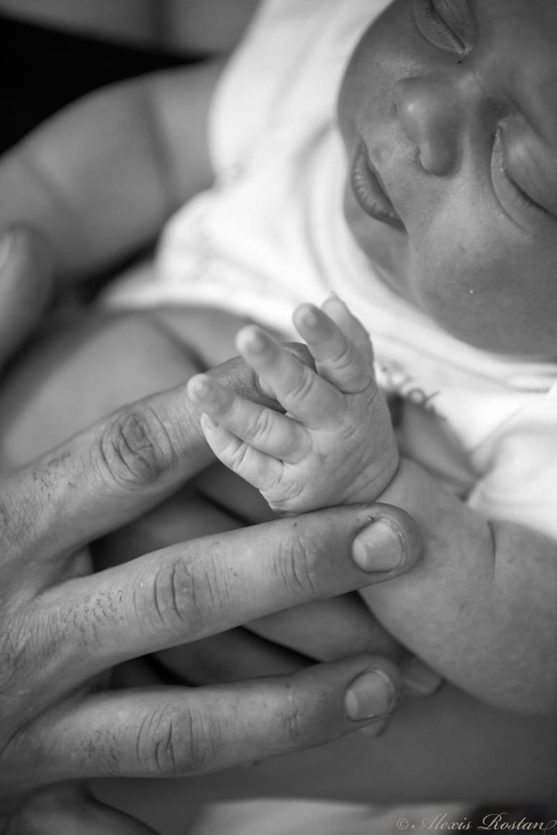 doigts entrelaces parents bebe Copier